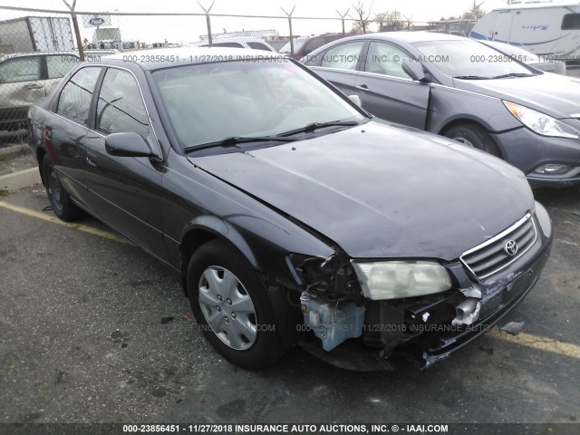 JT2BG22K3Y0401271 - 2000 TOYOTA CAMRY CE/LE/XLE GRAY photo 1