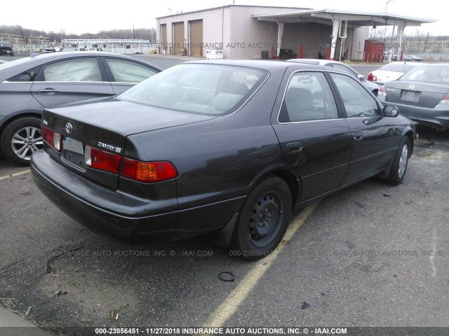 JT2BG22K3Y0401271 - 2000 TOYOTA CAMRY CE/LE/XLE GRAY photo 4