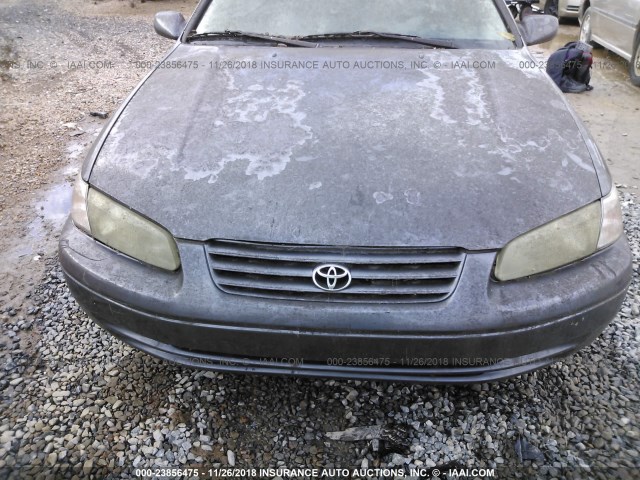 4T1BG22K9VU100298 - 1997 TOYOTA CAMRY CE/LE/XLE GRAY photo 6