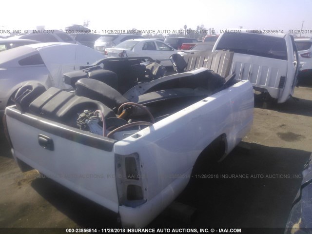 1GCEC14X35Z152626 - 2005 CHEVROLET SILVERADO C1500 WHITE photo 4