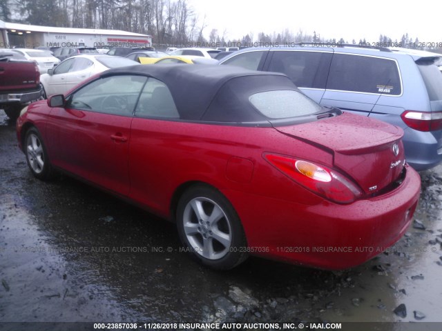 4T1FA38P95U042317 - 2005 TOYOTA CAMRY SOLARA SE/SLE RED photo 3