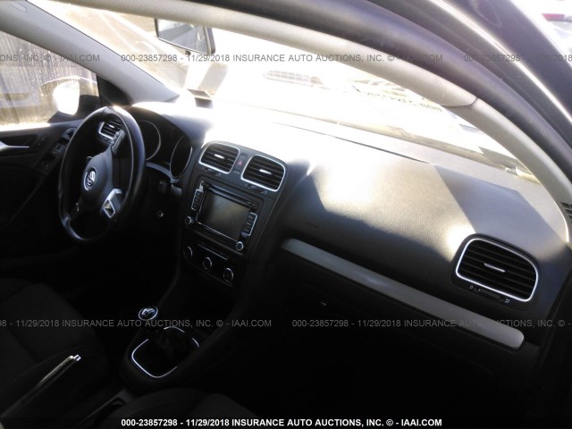 WVWNM7AJ8CW321120 - 2012 VOLKSWAGEN GOLF GRAY photo 5