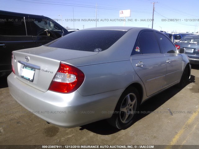 4T1BE32K74U888976 - 2004 TOYOTA CAMRY LE/XLE/SE SILVER photo 4