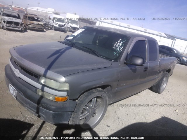 1GCEC19W9YZ347392 - 2000 CHEVROLET SILVERADO C1500 GRAY photo 2