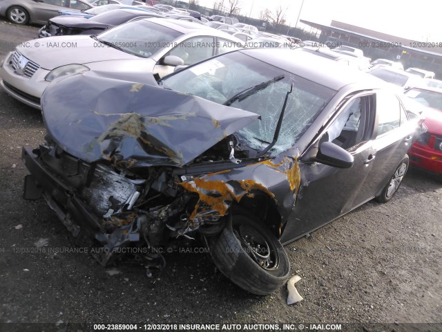 4T4BF1FK3CR201427 - 2012 TOYOTA CAMRY SE/LE/XLE ნაცრისფერი ფოტო 2