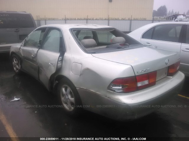 JT8BF28G1W5051182 - 1998 LEXUS ES 300 GRAY photo 3