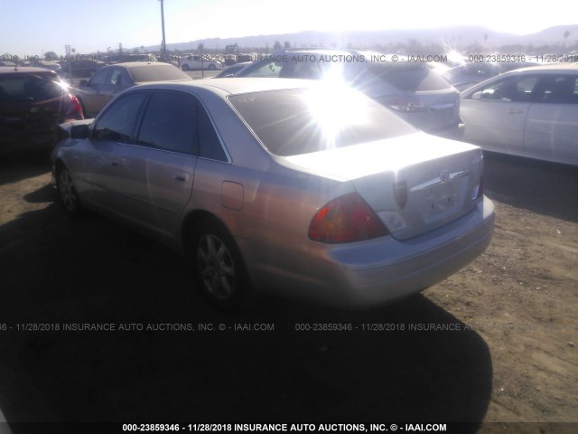 4T1BF28B92U199257 - 2002 TOYOTA AVALON XL/XLS SILVER photo 3