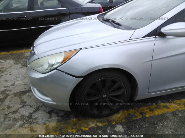 5NPEC4AC3BH286591 - 2011 HYUNDAI SONATA SE/LIMITED SILVER photo 6