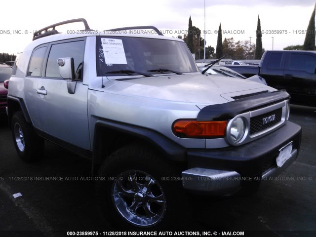 JTEZU11F070002471 - 2007 TOYOTA FJ CRUISER SILVER photo 1