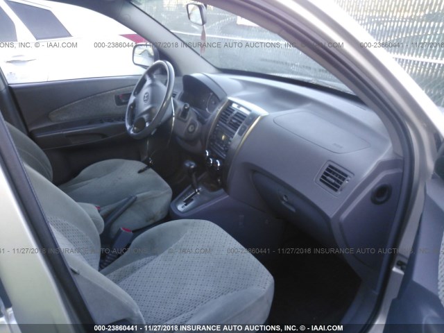 KM8JN72D45U125402 - 2005 HYUNDAI TUCSON GLS/LX SILVER photo 5