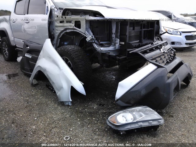 1GCGTEEN8J1103623 - 2018 CHEVROLET COLORADO ZR2 SILVER photo 6