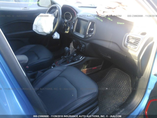 3C4NJDDB7JT210508 - 2018 JEEP COMPASS TRAILHAWK BLUE photo 5