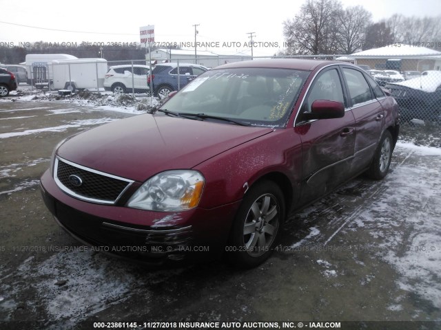 1FAHP24185G145434 - 2005 FORD FIVE HUNDRED SEL RED photo 2