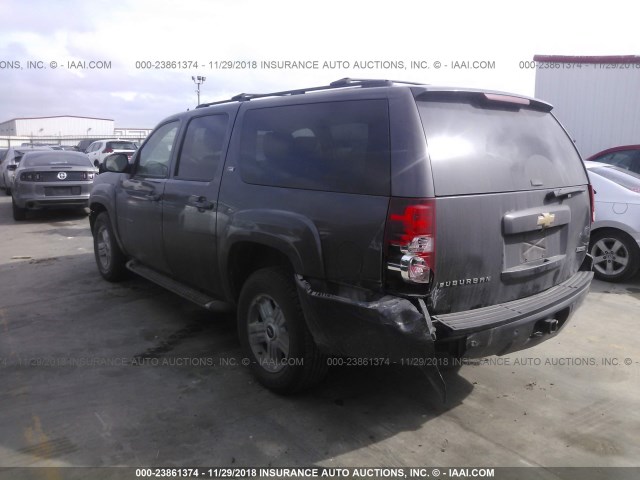 1GNSKJE38BR188218 - 2011 CHEVROLET SUBURBAN K1500 LT GRAY photo 3