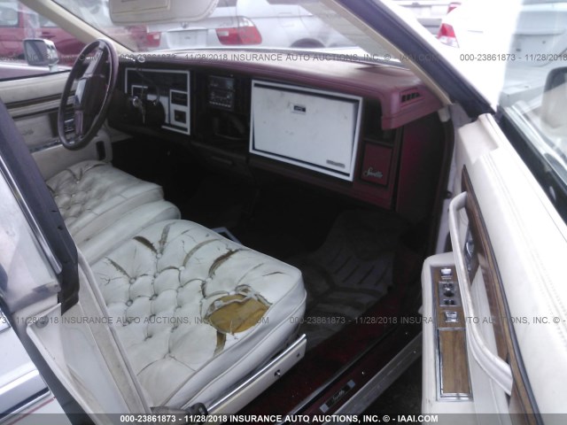 1G6KS6983FE807917 - 1985 CADILLAC SEVILLE WHITE photo 5