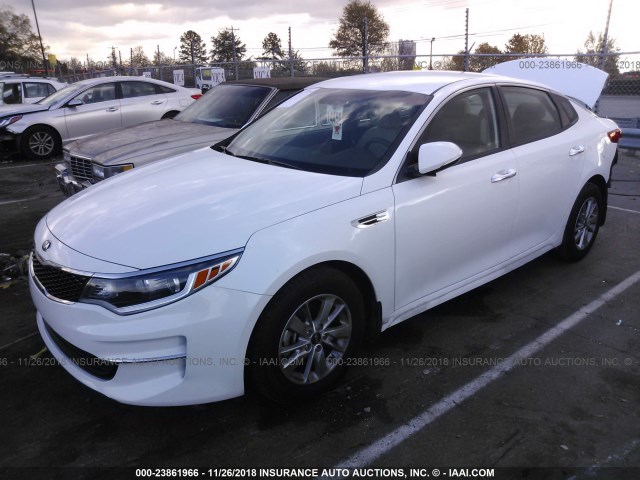 5XXGT4L3XJG224850 - 2018 KIA OPTIMA LX/S WHITE photo 2