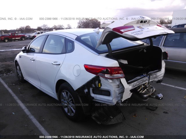 5XXGT4L3XJG224850 - 2018 KIA OPTIMA LX/S WHITE photo 3