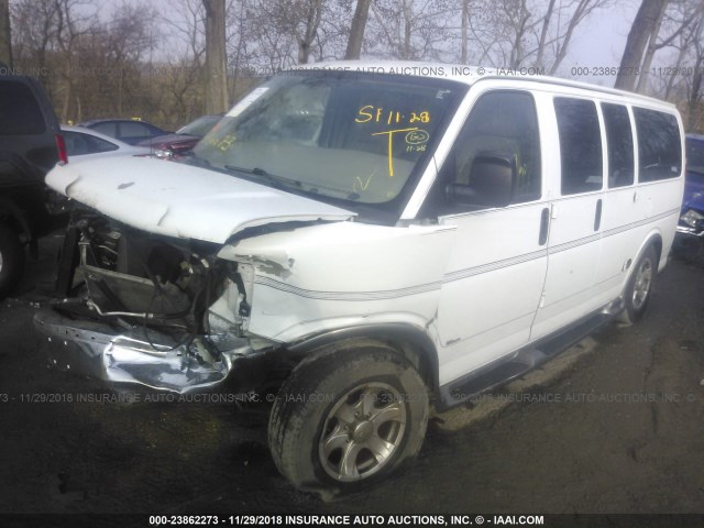 1GDFG15TX51255914 - 2005 GMC SAVANA RV G1500 WHITE photo 2