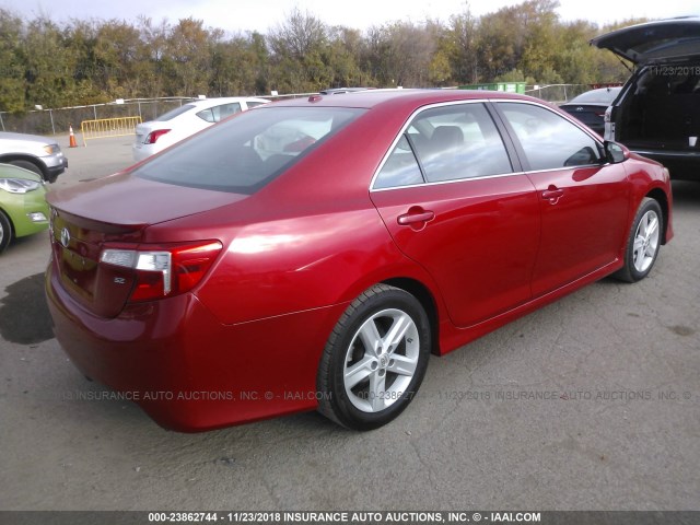 4T1BF1FK1CU572970 - 2012 TOYOTA CAMRY SE/LE/XLE RED photo 4