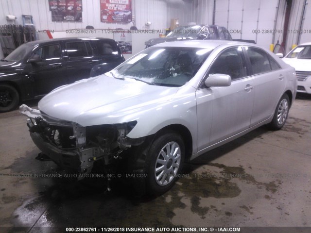 4T4BE46K78R022755 - 2008 TOYOTA CAMRY CE/LE/XLE/SE SILVER photo 2