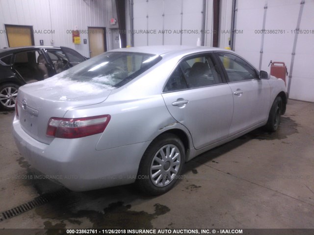 4T4BE46K78R022755 - 2008 TOYOTA CAMRY CE/LE/XLE/SE SILVER photo 4