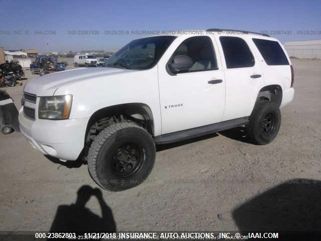 1GNFK13007R196816 - 2007 CHEVROLET TAHOE K1500 WHITE photo 2