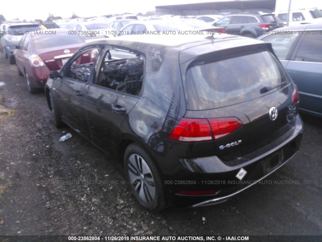 WVWKR7AU4HW950380 - 2017 VOLKSWAGEN E-GOLF SE BLACK photo 3