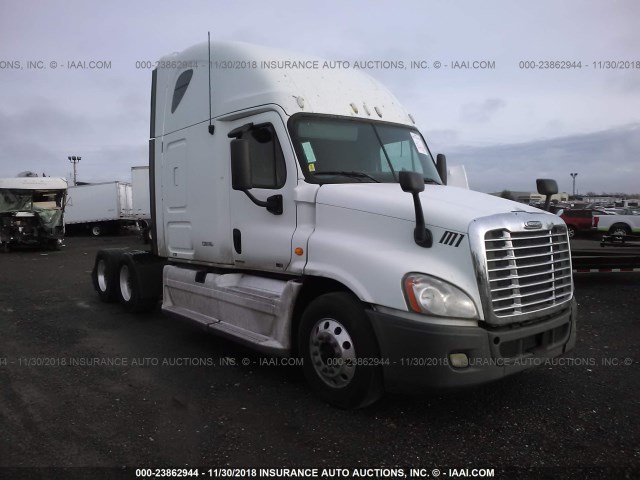 1FUJGLDR2CSBK1465 - 2012 FREIGHTLINER CASCADIA 125  WHITE photo 1