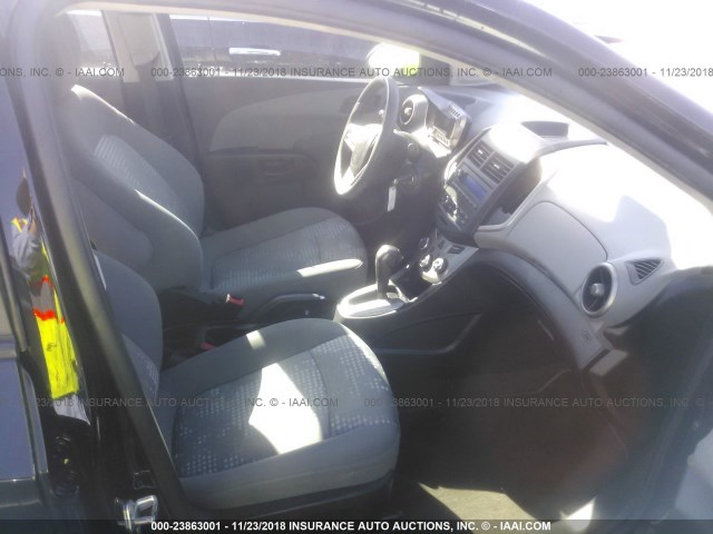 1G1JA5SH9G4151058 - 2016 CHEVROLET SONIC LS 黑色 照片 5