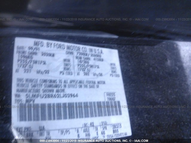 5LMFU28R62LJ03964 - 2002 LINCOLN NAVIGATOR 黑色 照片 9