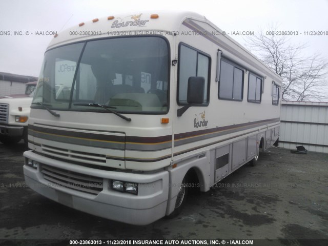 1GBKP37N4R3308750 - 1994 CHEVROLET P30 TAN photo 2