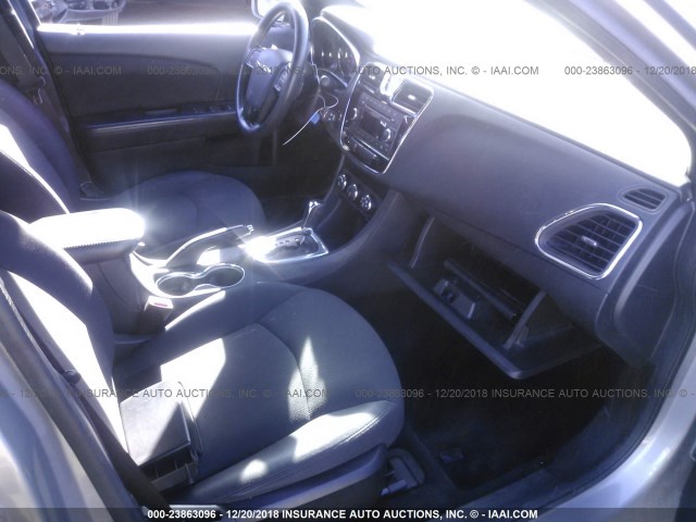 1C3CCBAB5EN205036 - 2014 CHRYSLER 200 LX GRAY photo 5