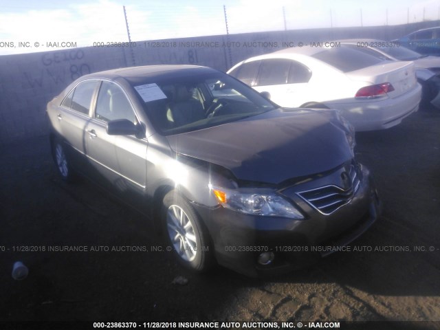 4T4BF3EKXBR134417 - 2011 TOYOTA CAMRY SE/LE/XLE GRAY photo 1