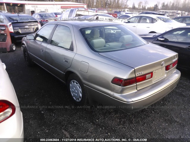 4T1BG22K0WU349476 - 1998 TOYOTA CAMRY CE/LE/XLE TAN photo 3