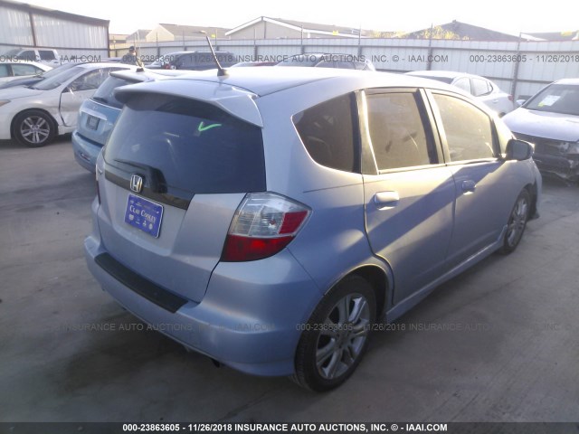 JHMGE8H41AC013750 - 2010 HONDA FIT SPORT BLUE photo 4