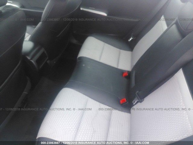 4T1BF1FK0DU233604 - 2013 TOYOTA CAMRY L/SE/LE/XLE 银色 照片 8