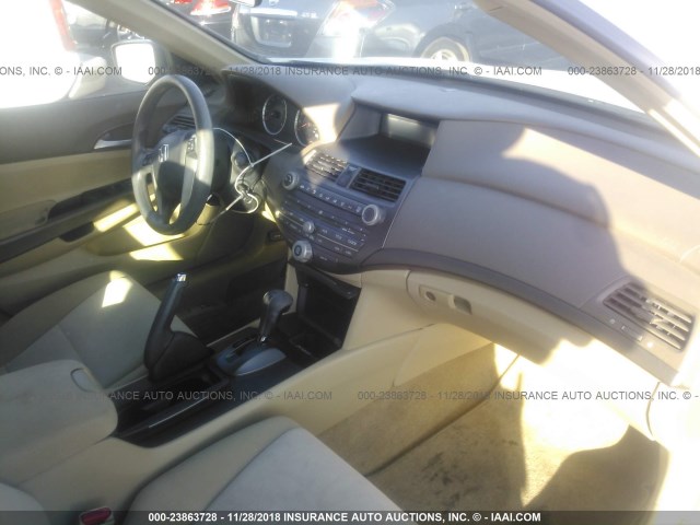 JHMCP26378C057746 - 2008 HONDA ACCORD LX WHITE photo 5