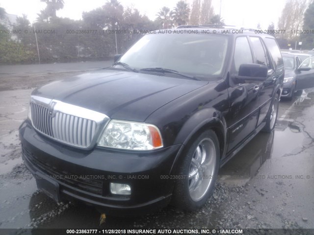 5LMFU275X5LJ16011 - 2005 LINCOLN NAVIGATOR Қара фото 2