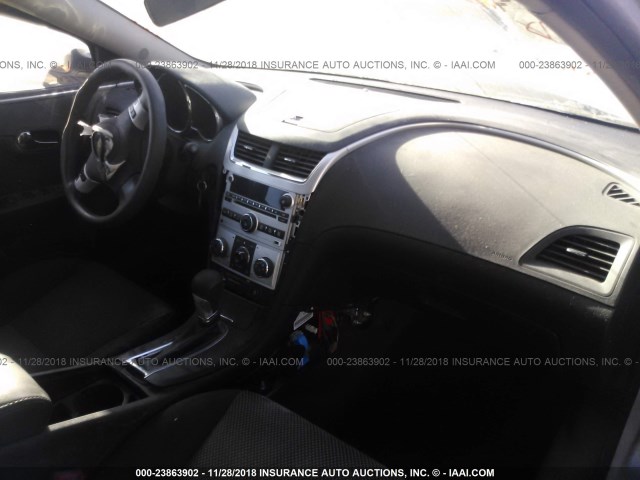 1G1ZC5E05CF111528 - 2012 CHEVROLET MALIBU 1LT 银色 照片 5