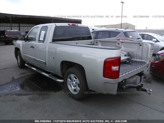 1GCEC19JX7Z502227 - 2007 CHEVROLET SILVERADO C1500 SILVER photo 3