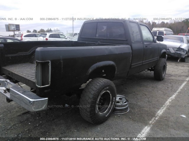 1B7GG23YXTS503762 - 1996 DODGE DAKOTA BLACK photo 4