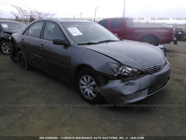 4T1BE32K85U570396 - 2005 TOYOTA CAMRY LE/XLE/SE GRAY photo 1