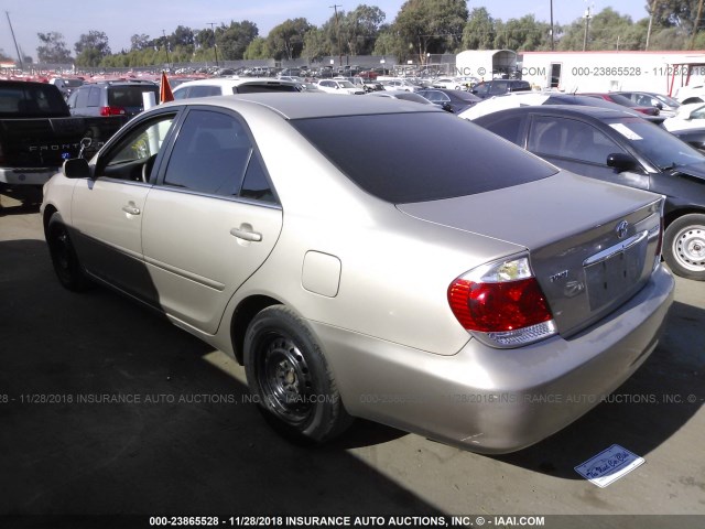 4T1BE32K35U528878 - 2005 TOYOTA CAMRY LE/XLE/SE GOLD photo 3