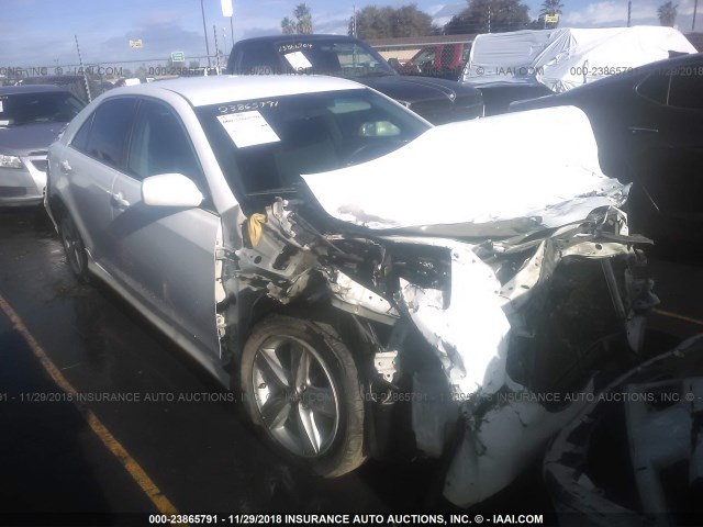 4T1BF3EK5BU595809 - 2011 TOYOTA CAMRY SE/LE/XLE 白色 照片 1