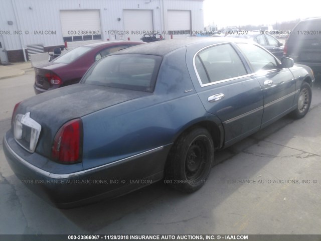 1LNHM81W62Y667390 - 2002 LINCOLN TOWN CAR EXECUTIVE BLUE photo 4