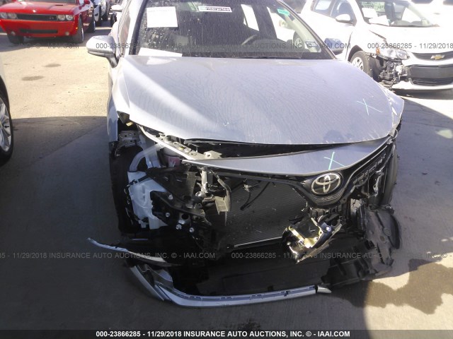 4T1B11HK1JU112684 - 2018 TOYOTA CAMRY L/LE/XLE/SE/XSE SILVER photo 6