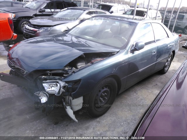 JT8BF28GXW5013577 - 1998 LEXUS ES 300 GREEN photo 2