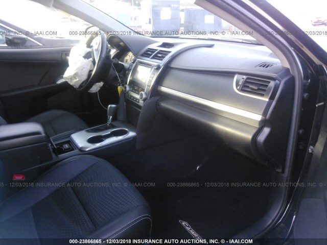 4T1BF1FKXEU381700 - 2014 TOYOTA CAMRY L/SE/LE/XLE 黑色 照片 5