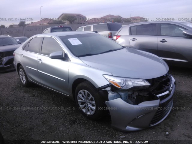 4T4BF1FK2FR474735 - 2015 TOYOTA CAMRY LE/XLE/SE/XSE SILVER photo 1