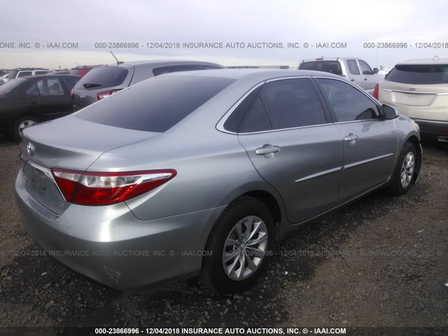 4T4BF1FK2FR474735 - 2015 TOYOTA CAMRY LE/XLE/SE/XSE SILVER photo 4